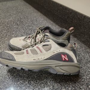 New Balance Men's Suede Outdoor Walking Shoes Size 12D, New